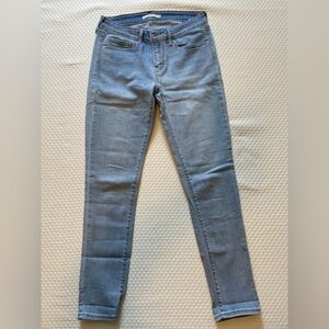 Women’s Levi Jeans